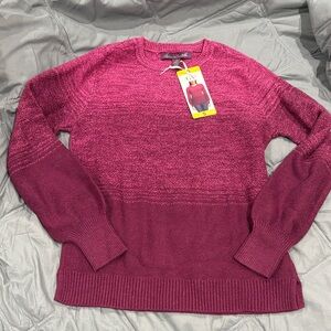 Gloria Vanderbilt Fuchsia Crew Neck Sweater